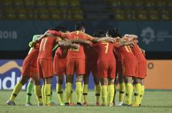 开云体育下载-球场上的较量，国内足球队夺取胜利的喜悦