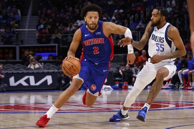 公牛惊险击败黄蜂,拉文绝杀时刻称雄 公牛惊险击败黄蜂,拉文绝杀时刻称雄