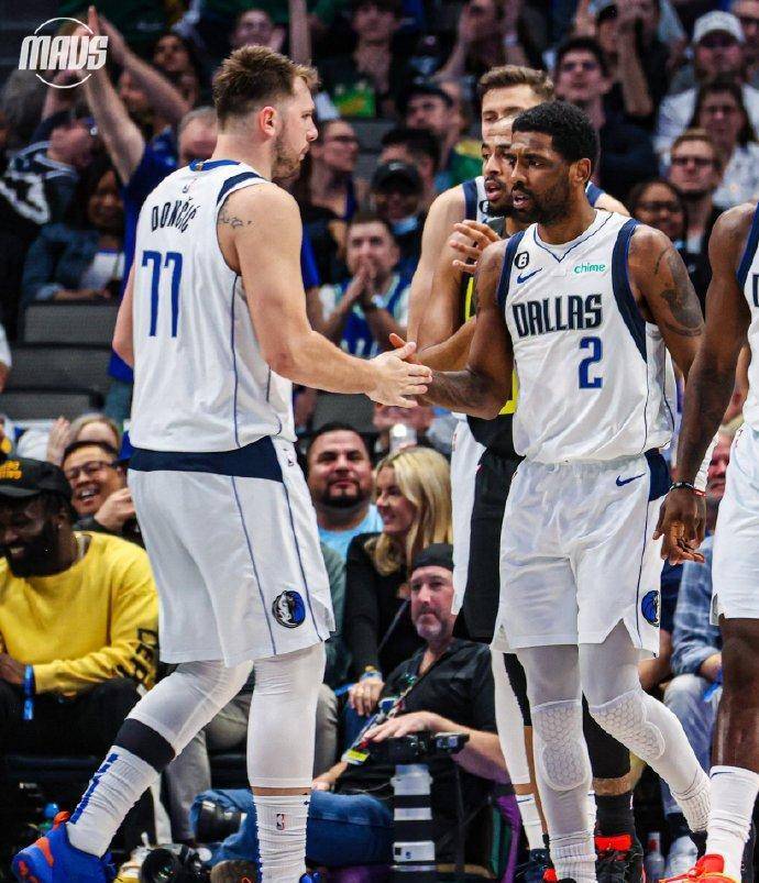 活塞将客场挑战小牛，两支实力相当的球队将对抗的简单介绍