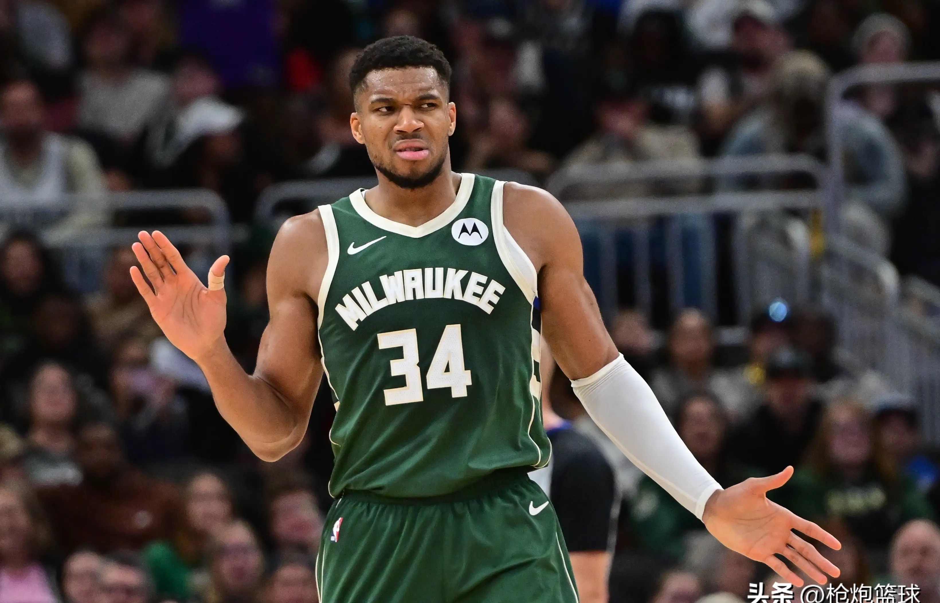 爵士鏖战篮网B队,字母哥爆发神勇的简单介绍 爵士鏖战篮网B队,字母哥爆发神勇的简单介绍