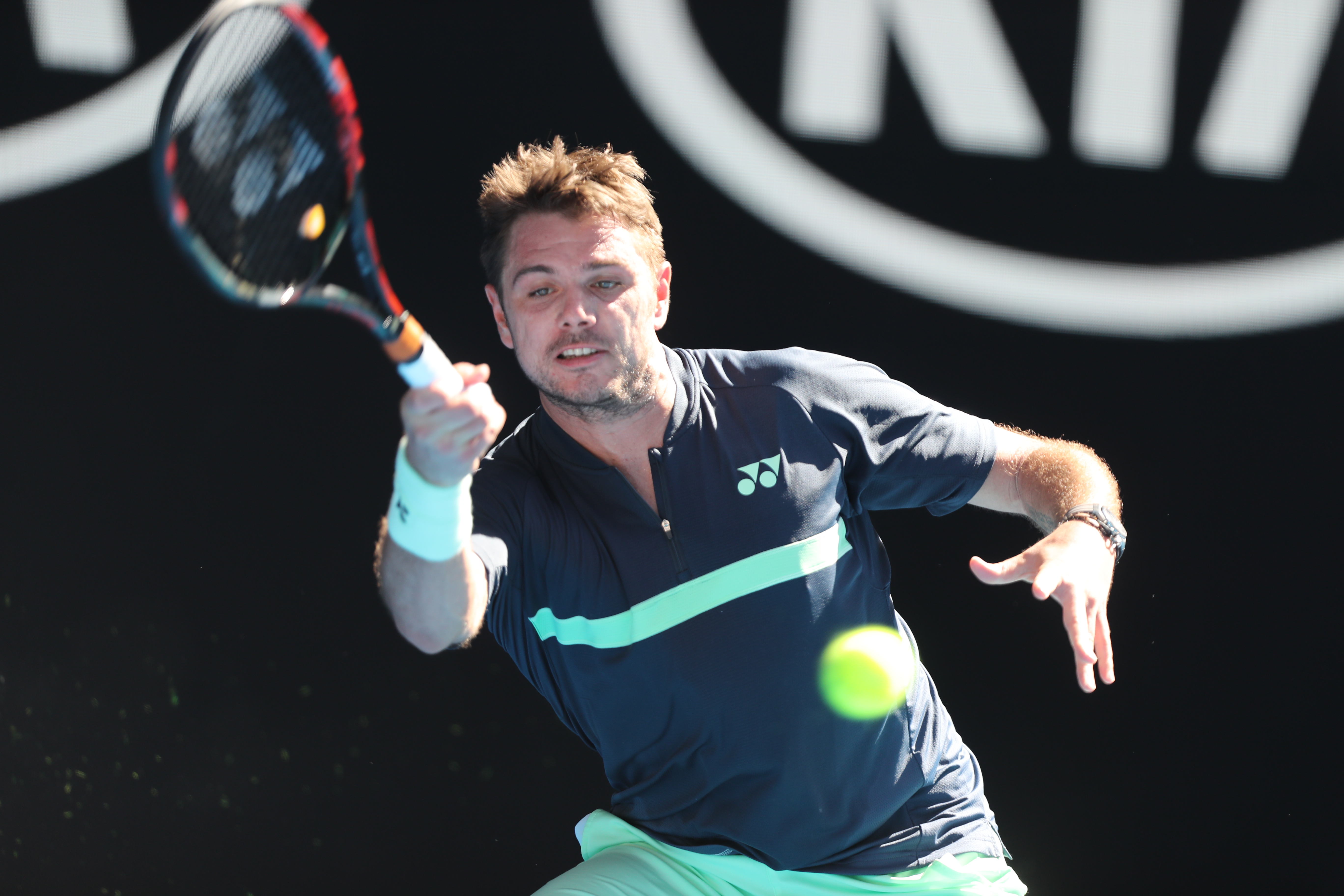 英国网球队轻取世界网球队，瓦林卡送出助攻的简单介绍